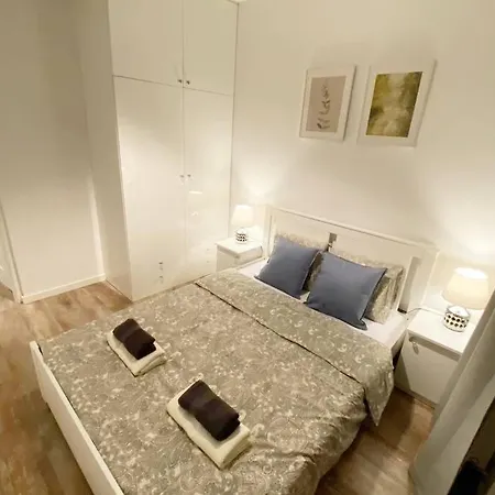 Exclusive 2br! Near City Center +netflix شقة وارسو