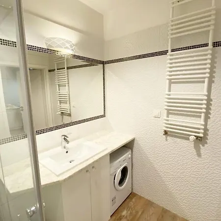 Exclusive 2br! Near City Center +netflix * Varsavia