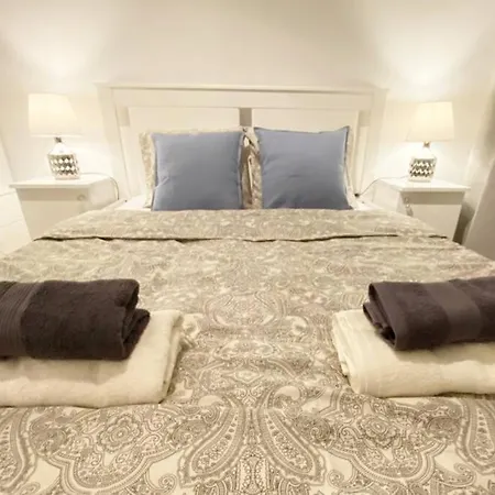 Exclusive 2br! Near City Center +netflix