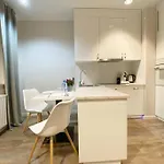 Exclusive 2br! Near City Center +netflix Lägenhet Warszawa